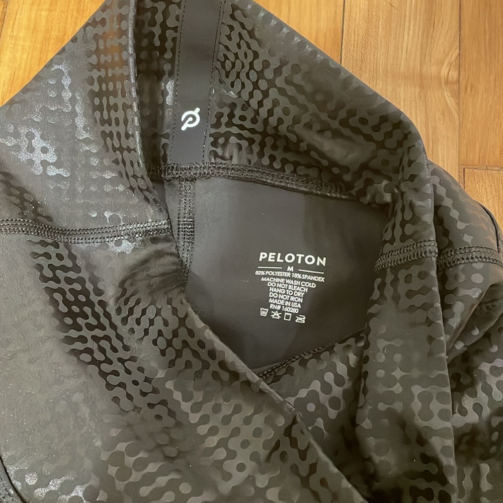[NWOT] Peloton Workout Set Size M - Picture 5 of 7